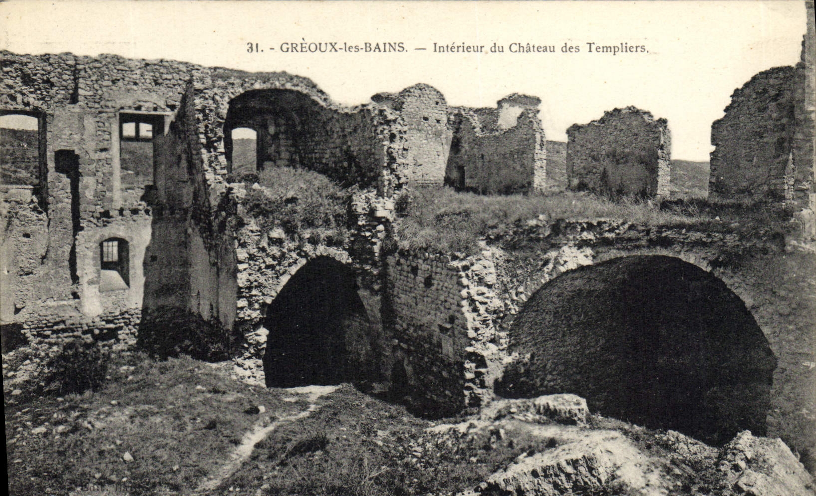 CPA Greoux Les Bains Interieur Du Chateau Des Templiers
