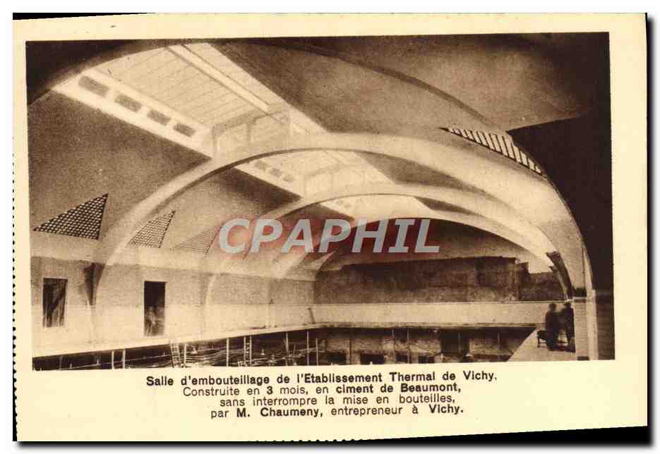 CPA Salle d'embouteillage de l'etablissement Thermal de Vichy