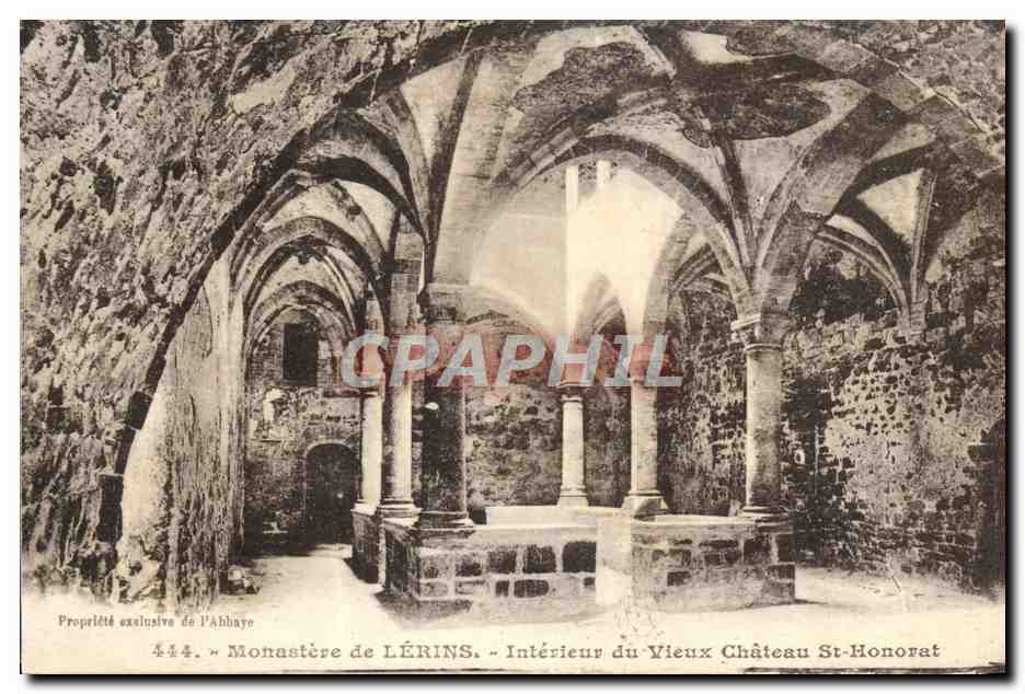 CPA Monastere De Lerins Interieur Du Vieux Chateau St Honorat