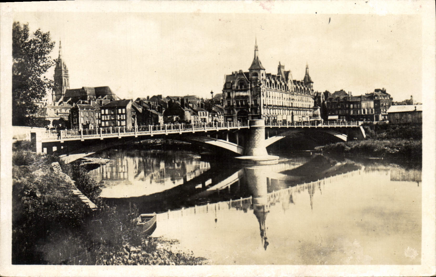 Mézières - Le Pont de la Victoire — Société des Grands Travaux en Béton Armé, Paris
