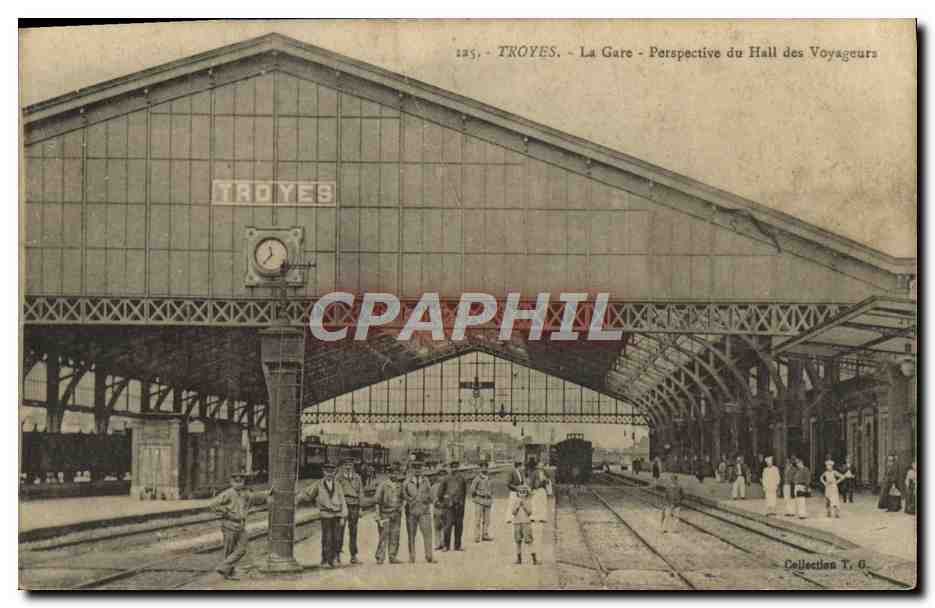 CPA Troyes La Gare Perspqctive Du Hall Des Voyageurs Train