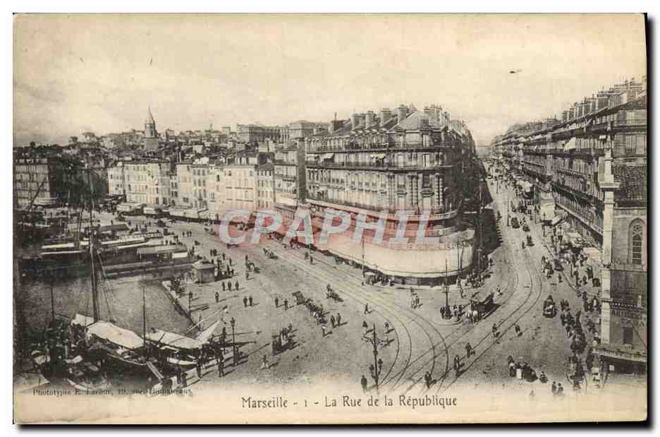 CPA Marseille La Rue De La Republique