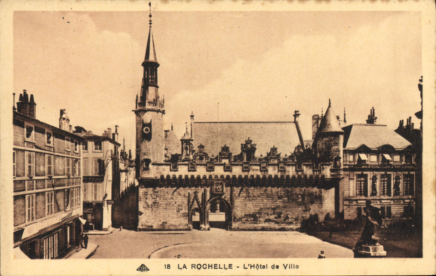 La Rochelle - L'Hôtel de Ville — éditeur CPHIL, n° 18