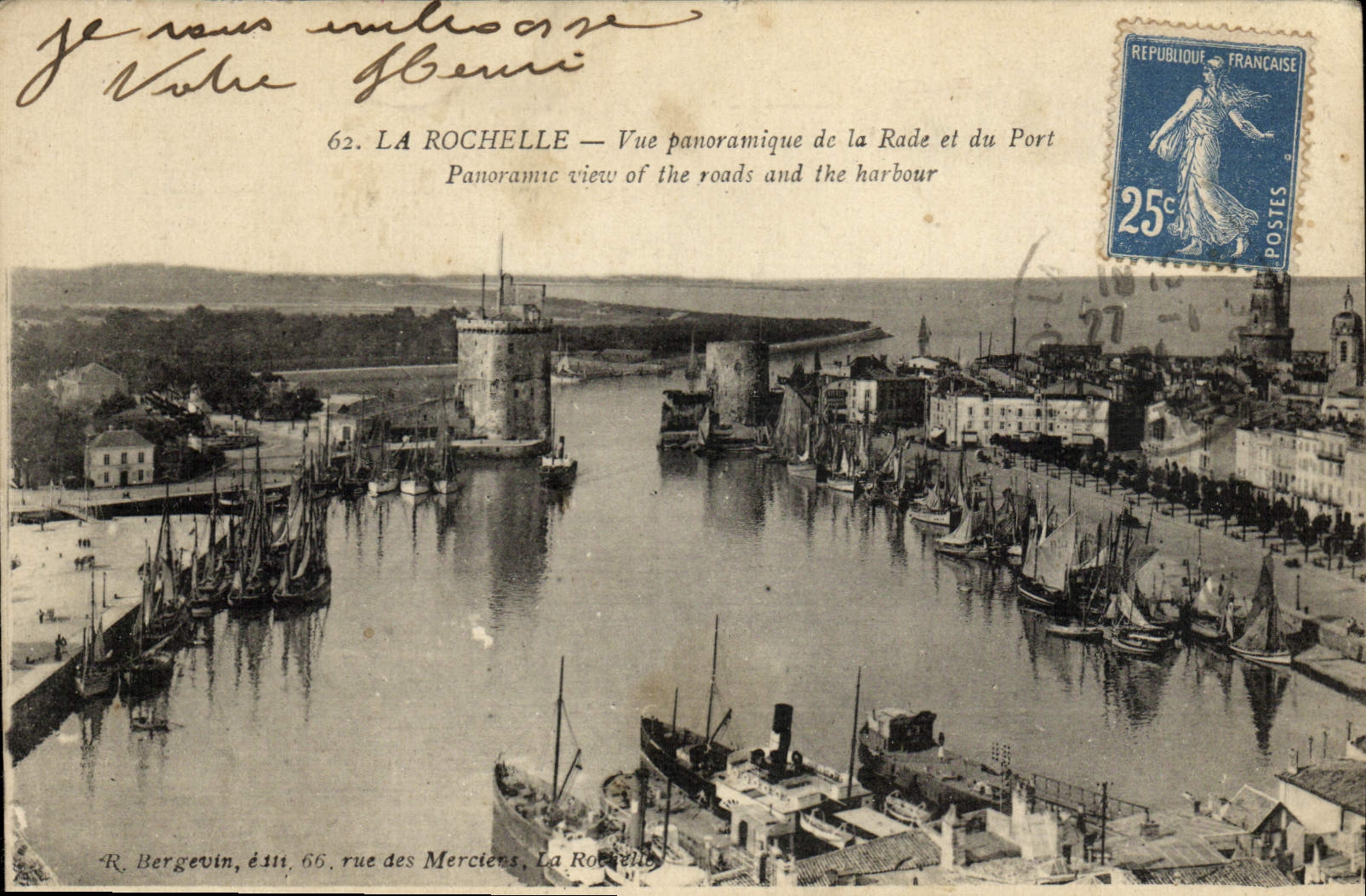 CPA La Rochelle Vue Panoramique De La Rade Et Du Port Bateaux