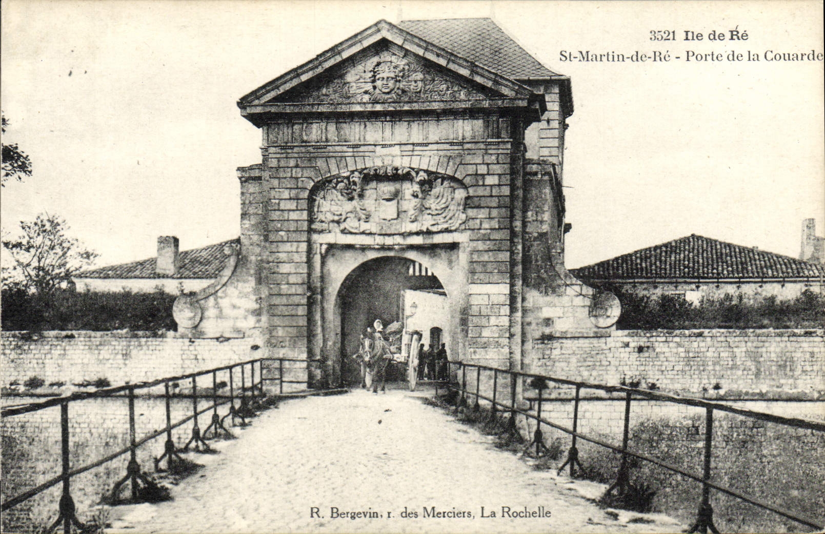 CPA Ile De Re St Martin De Re Porte De La Couarde Charette 