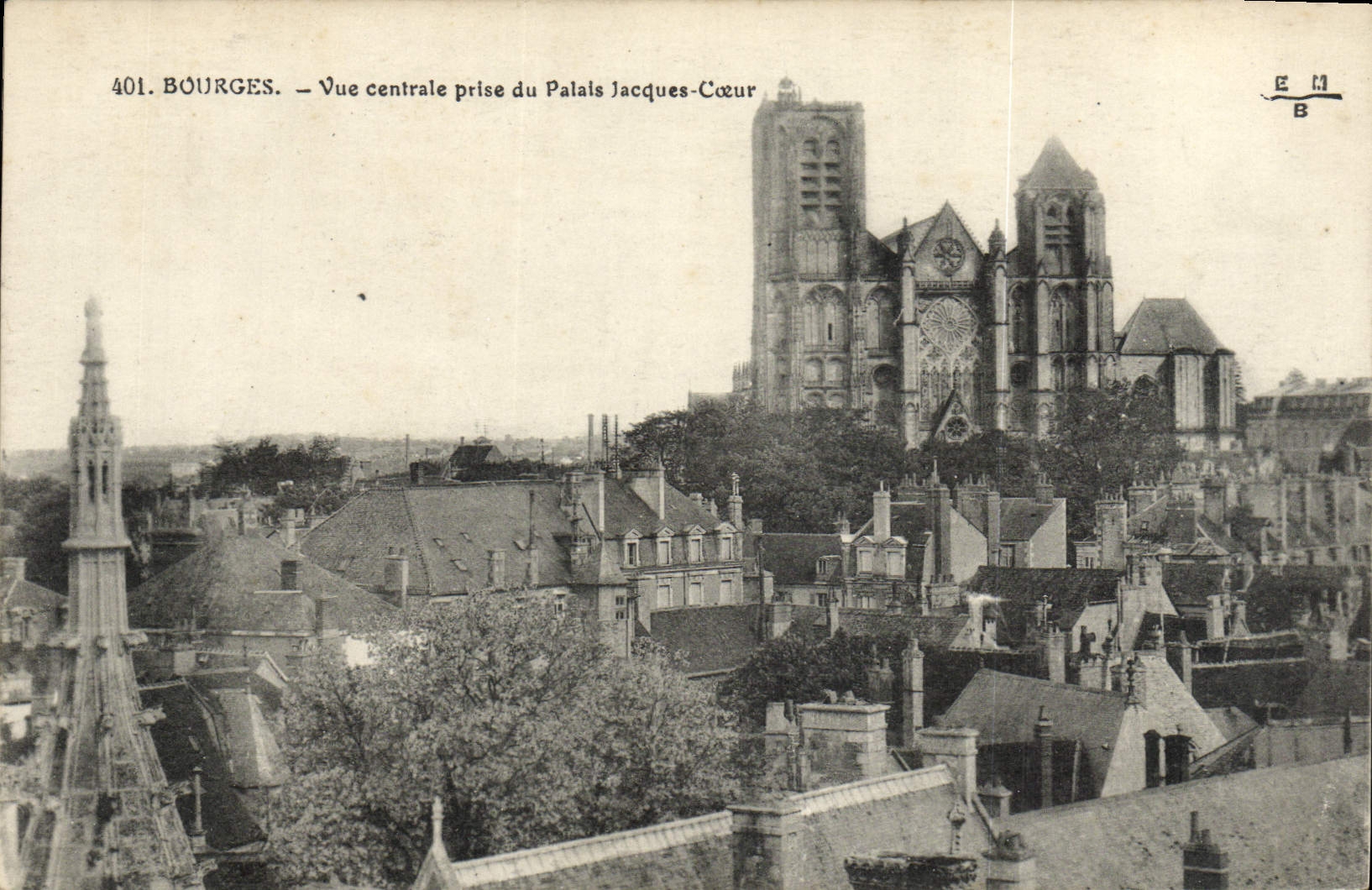 CPA Bourges Vue centrale prise du Palais Jacques Coeur 