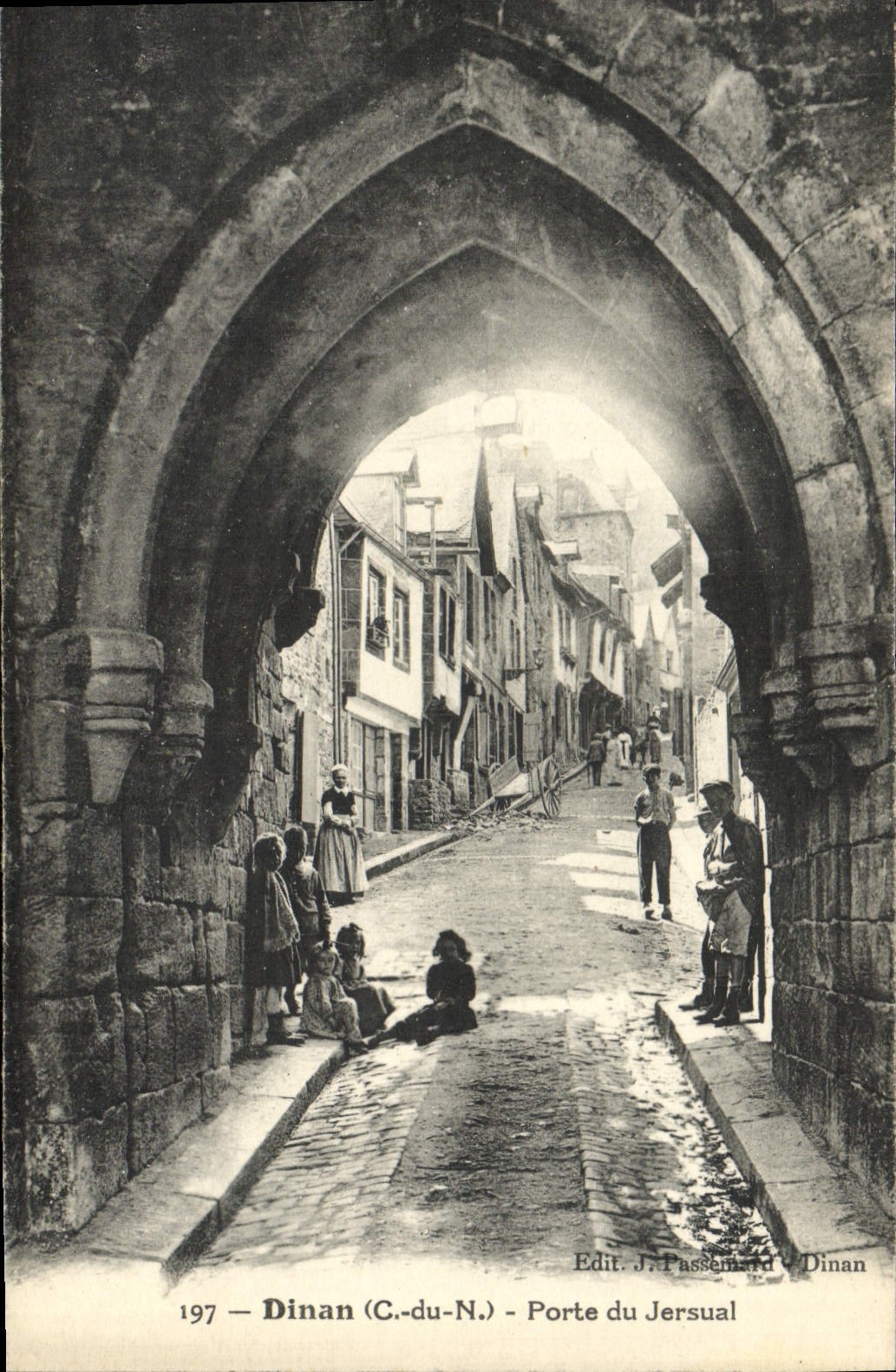 Porte du Jersual — Dinan (C.-du-N.) — Edit. J. Passemand - Dinan