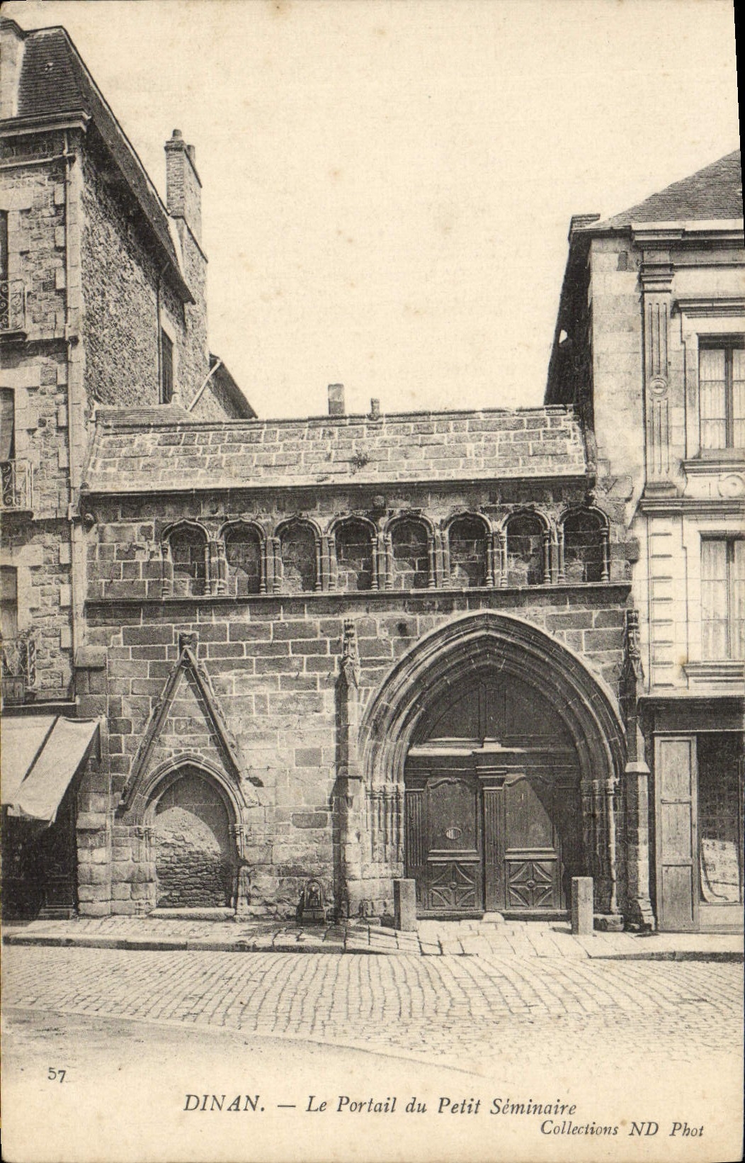 Dinan — Le Portail du Petit Séminaire — Collections ND Phot n°57