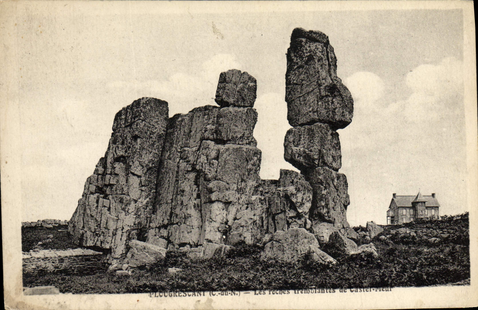 Plougrescant (C.-du-N.) — Les roches tremblantes de Castel-Meur