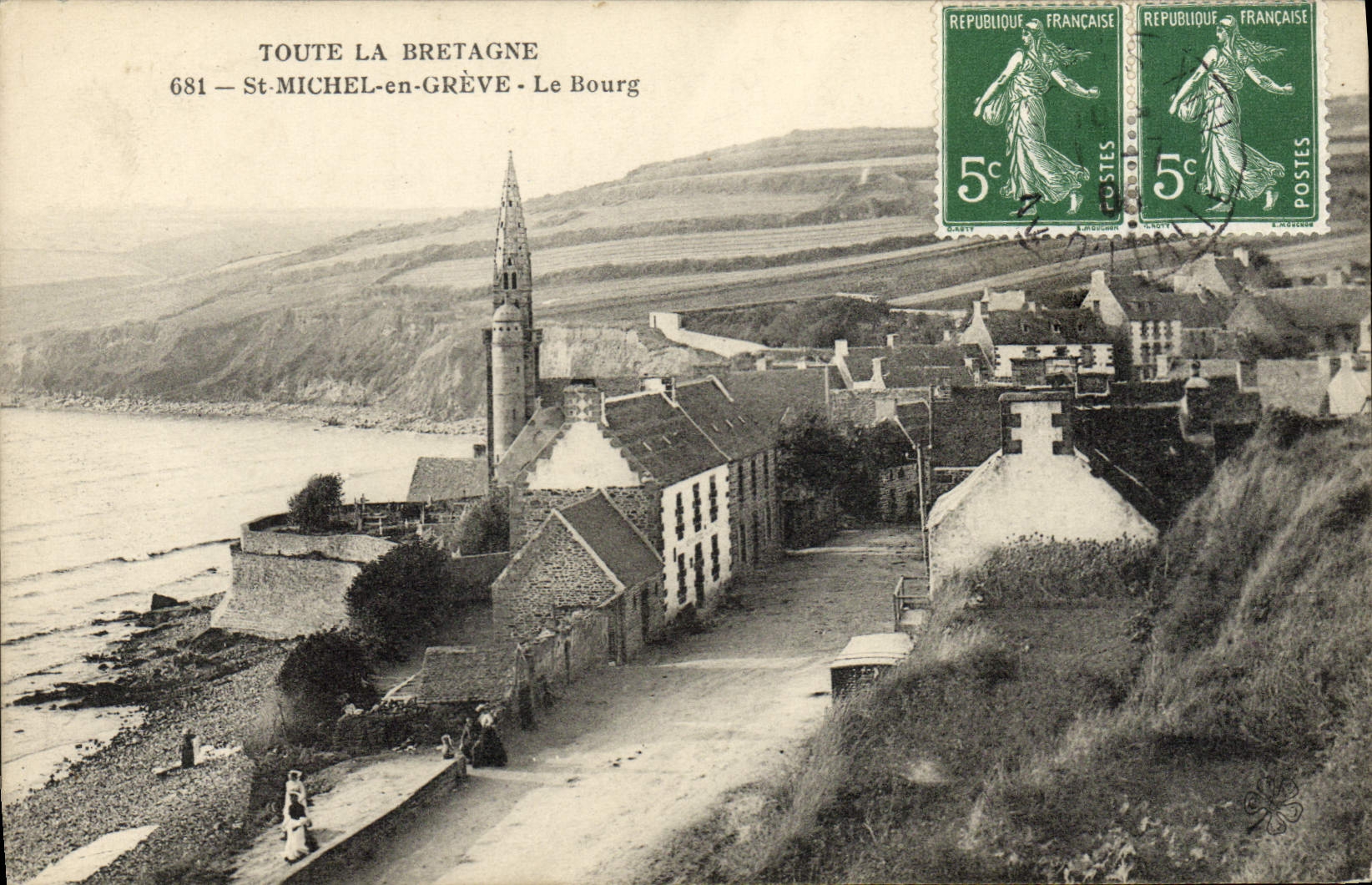 St-Michel-en-Grève — Le Bourg — Toute la Bretagne, éditeur n°681