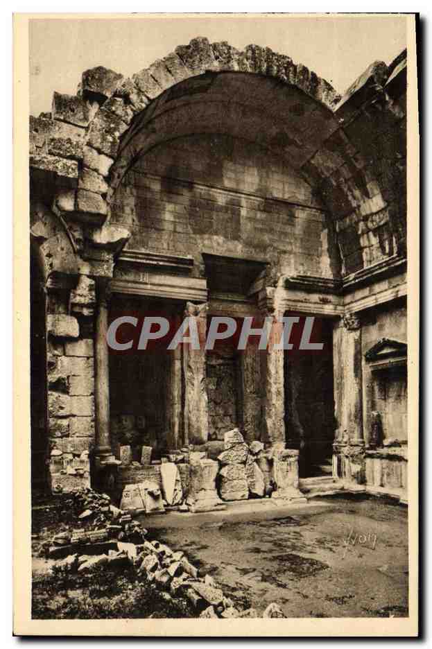 Nîmes (Gard) — Jardin de la Fontaine, L'Intérieur du Temple de Diane — Les Éditions d'Art YVC, Paris