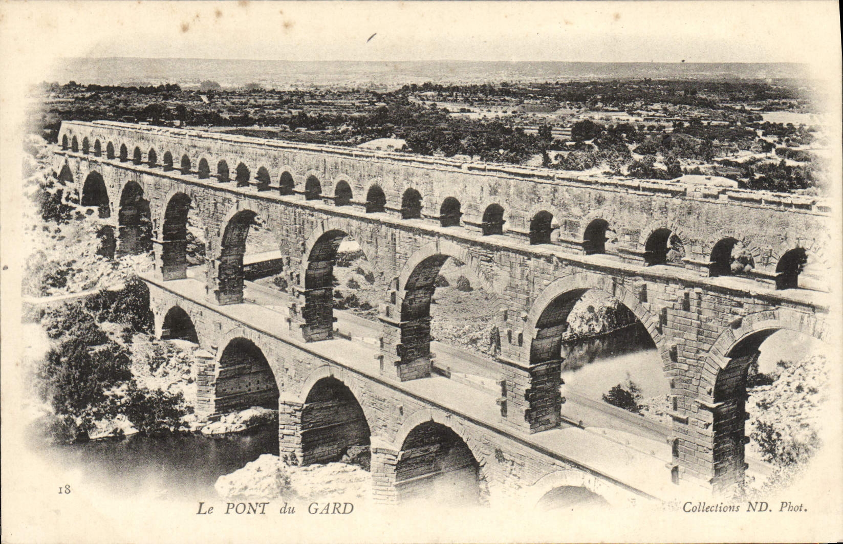 Le PONT du GARD — Vue aérienne — Collections ND. Phot. n°18