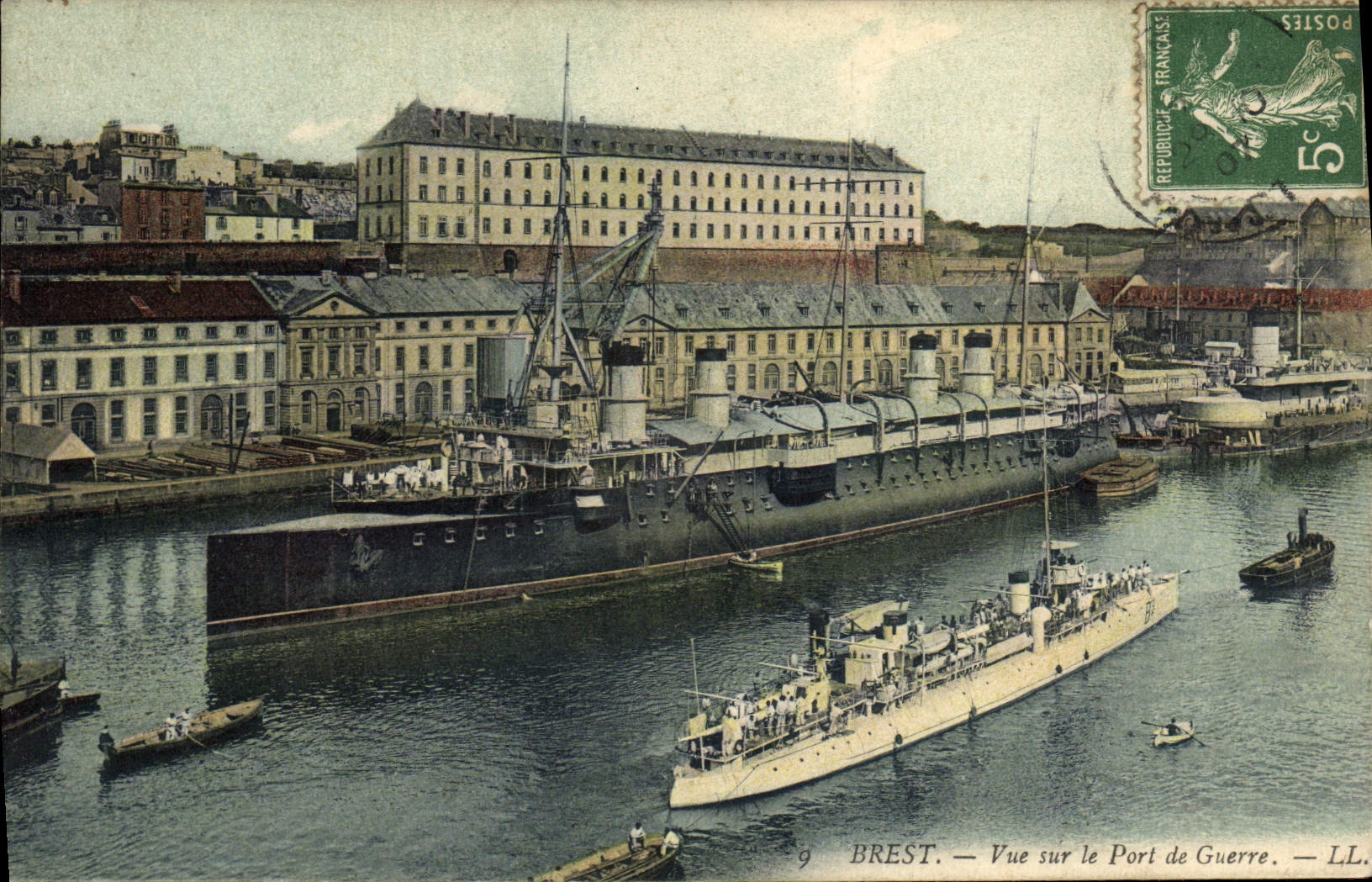 CPA Brest Vue Sur Le Port De Guerre Bateaux