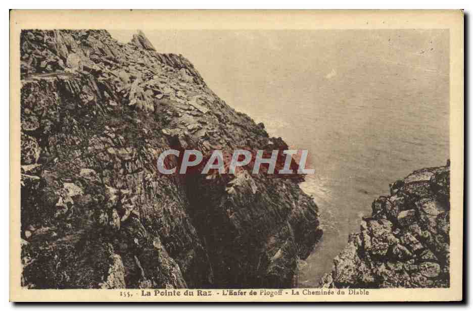 CPA La Pointe Du Raz L'Enfer De Plogoff La Cheminee Du Diable