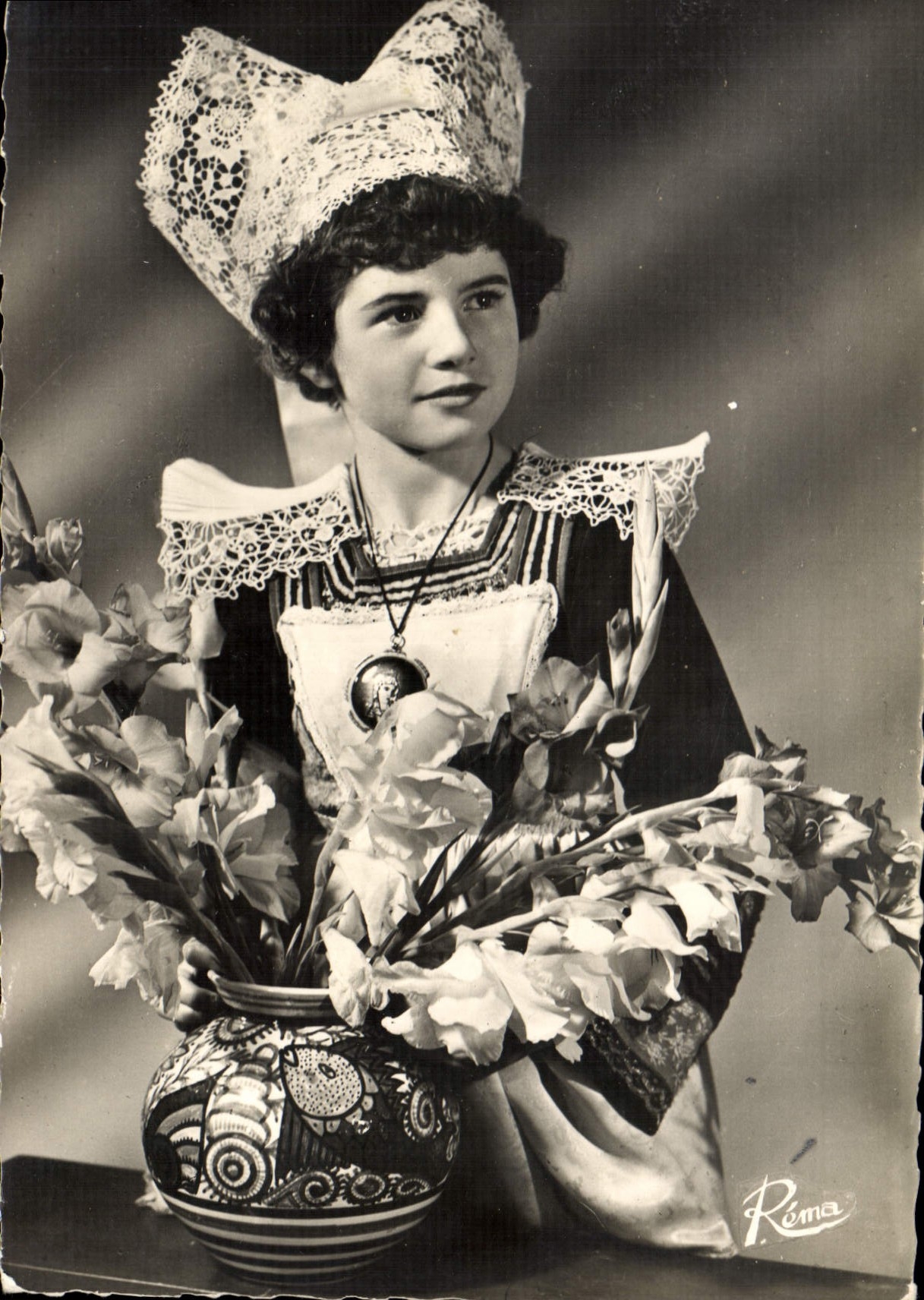 CPM En Bretagne Costume de Pont Aven Folklore