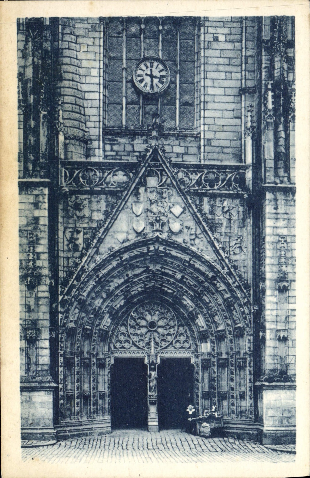 CPA Quimper Portail de la Cathedrale