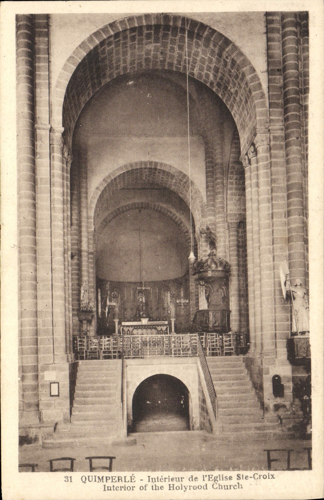 CPA Quimperle Interieur de L'Eglise Ste Croix Christ