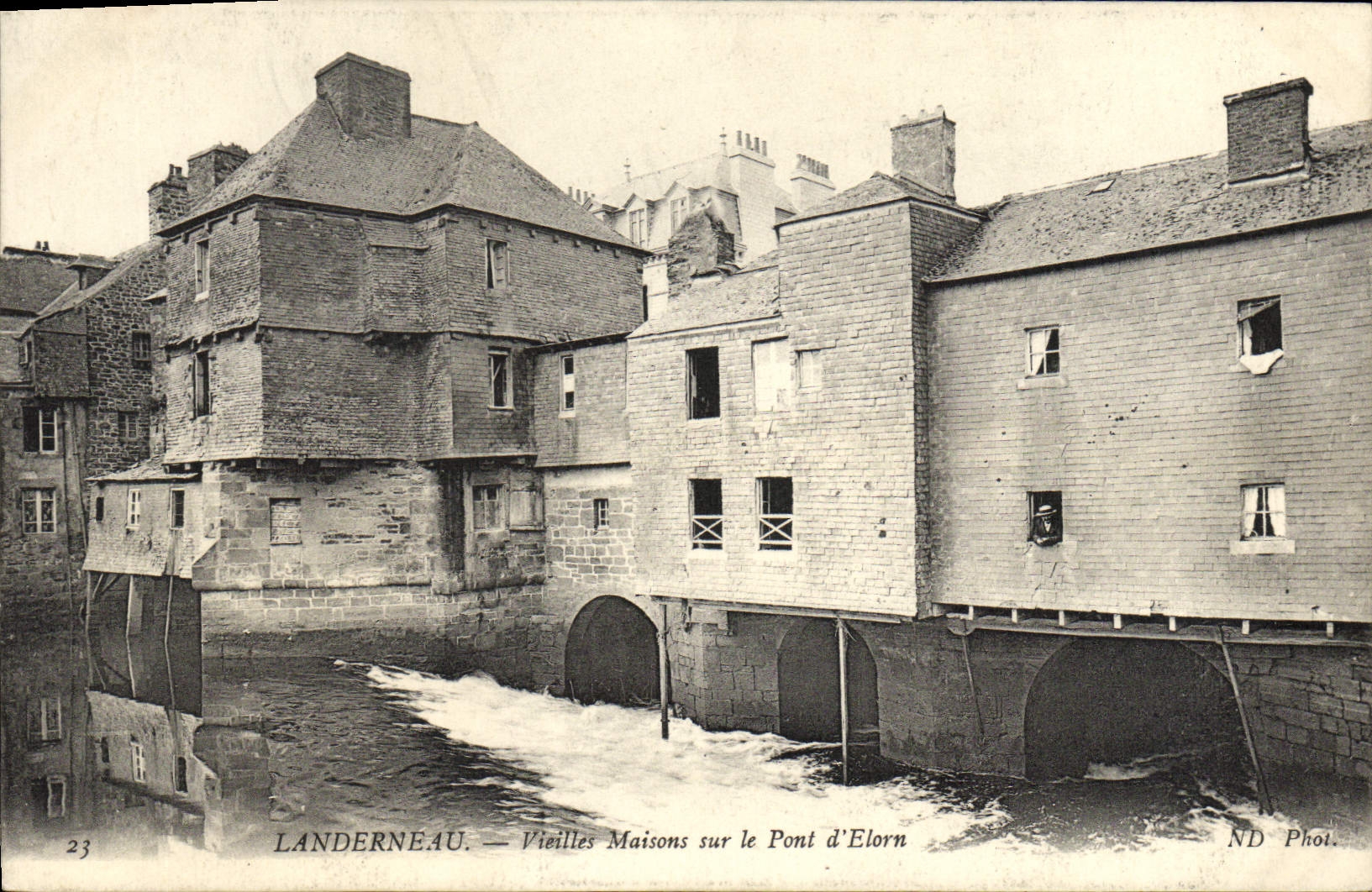 CPA Landerneau Vieilles Maisons sur le Pont d'Elorn