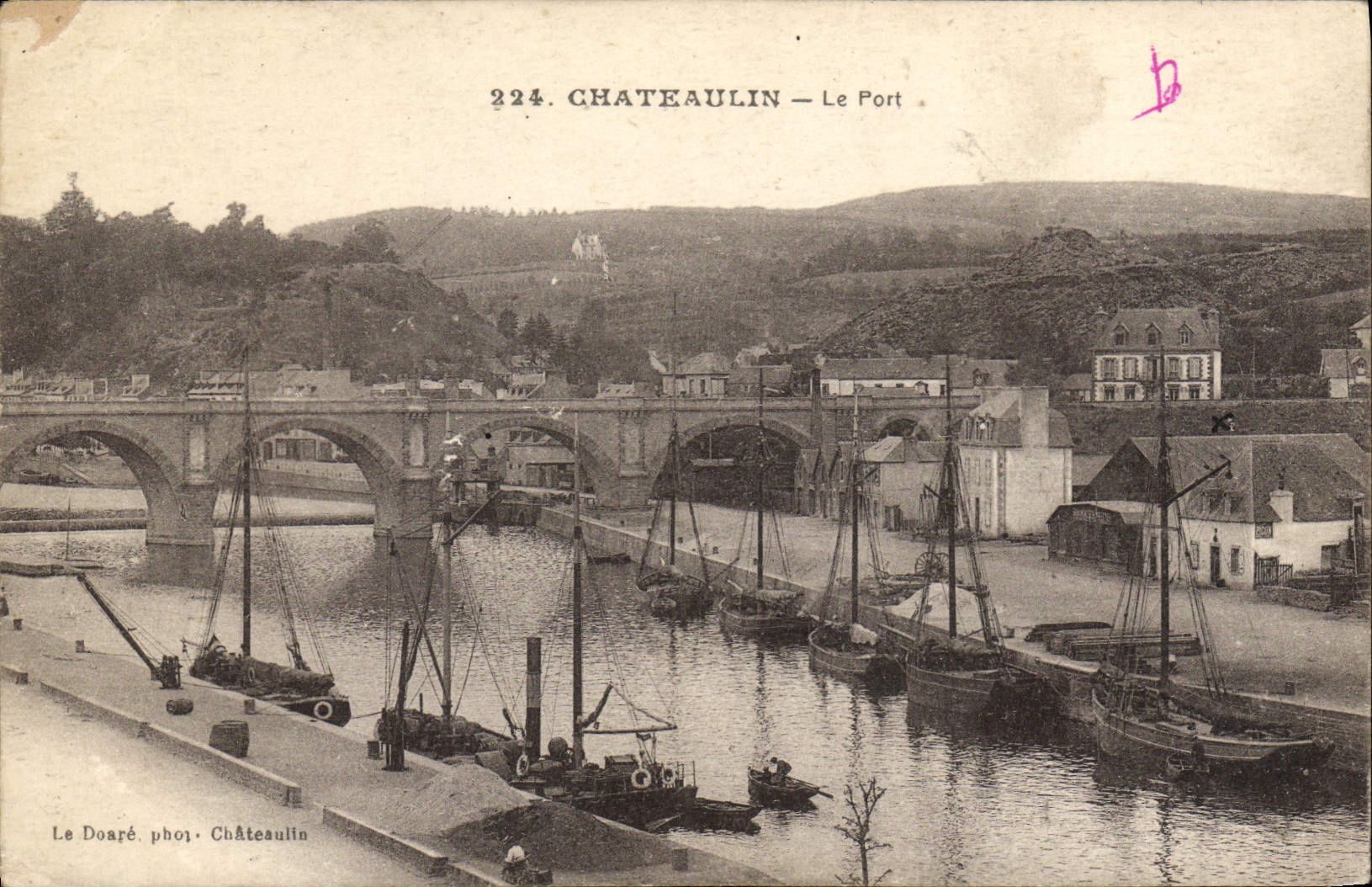 CPA Chateaulin Le Port Bateaux