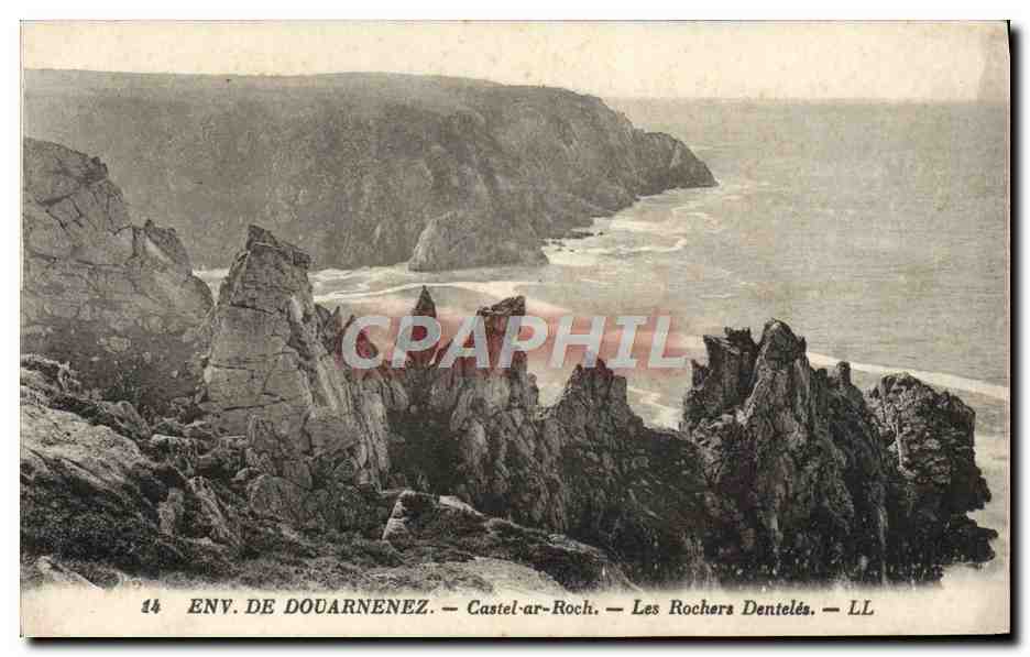 CPA Douarnenez Castel ar Roch Les Rochers Denteles