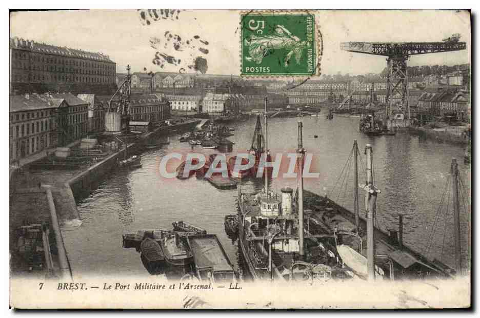 CPA Brest Le Pont Militaire et l'Arsenal Bateaux