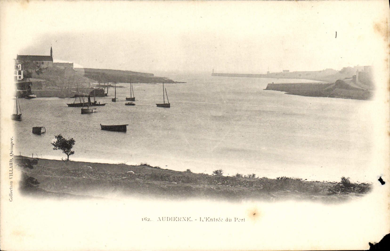 CPA Audierne L'entree du Port