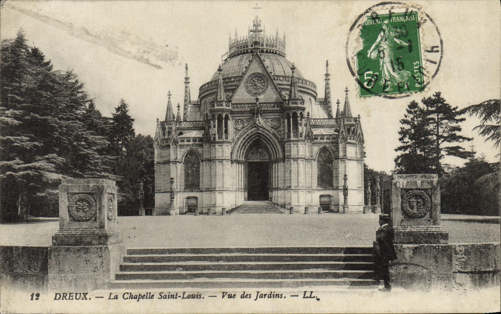 Dreux — La Chapelle Saint-Louis — Vue des Jardins — LL.