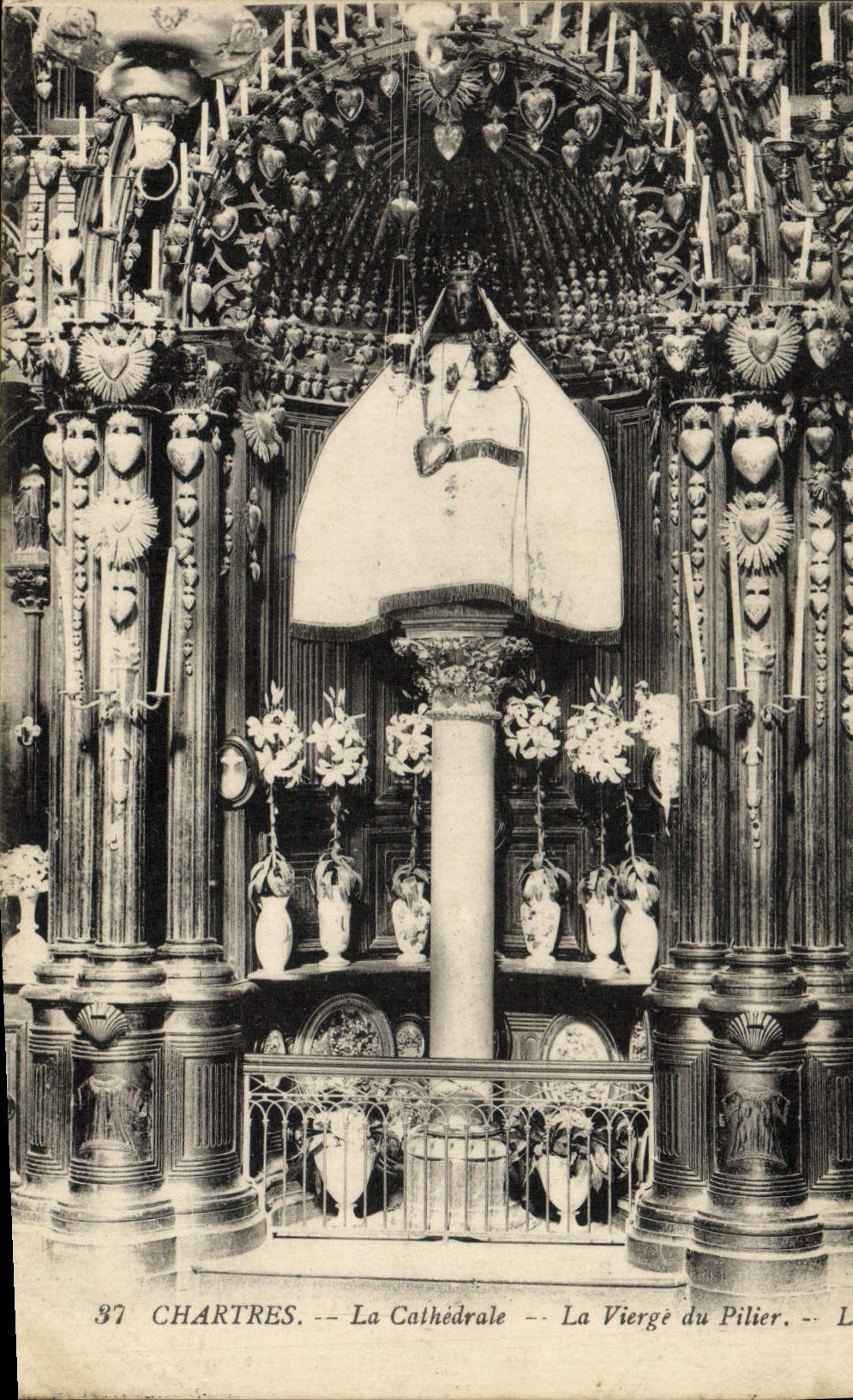 CPA Chartres La Cathedrale La Vierge Du Pilier