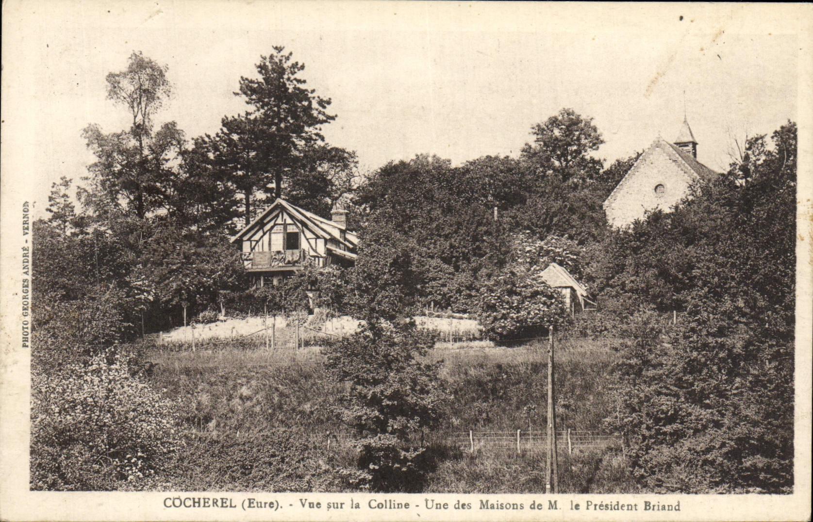 Cocherel (Eure) - Vue sur la Colline - Une des Maisons de M. le Président Briand
