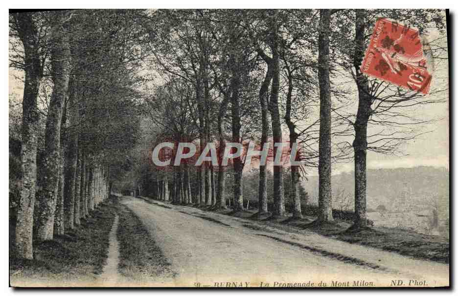CPA Bernay La Promenade du Mont Milon