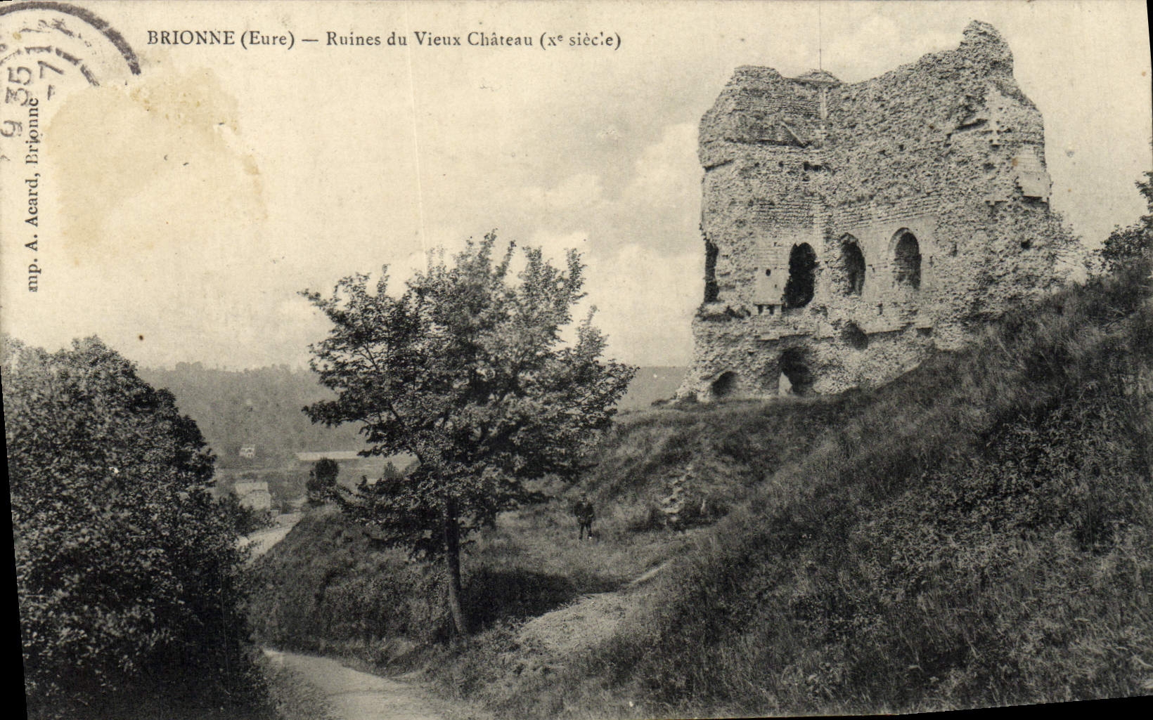 CPA Brionne Ruines du Vieux Chateau