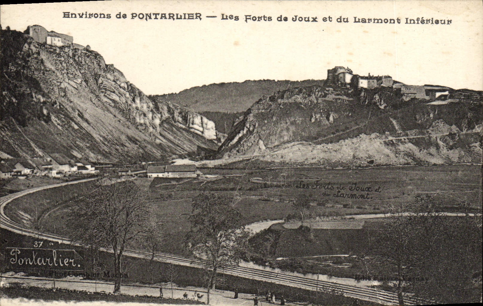 CPA Environs de Pontarlier Les Forts de Joux et du Larmont Inferieur