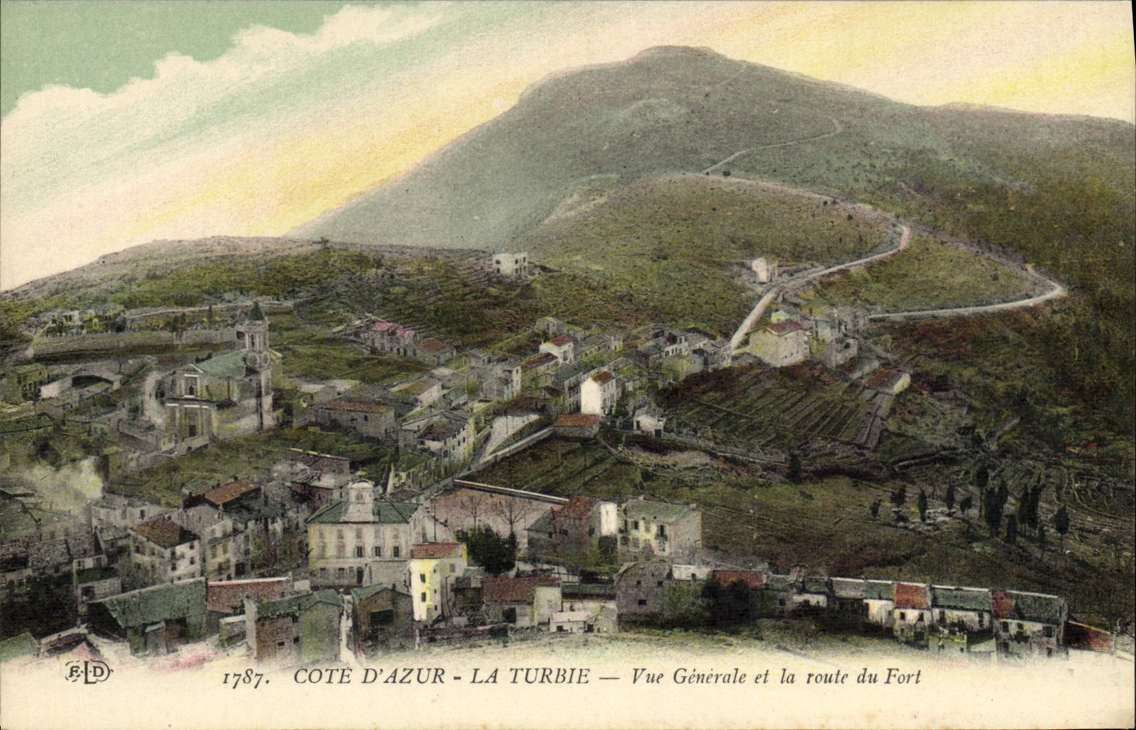 CPA Cote D'Azur La Turbie vue Generale et la route du Fort