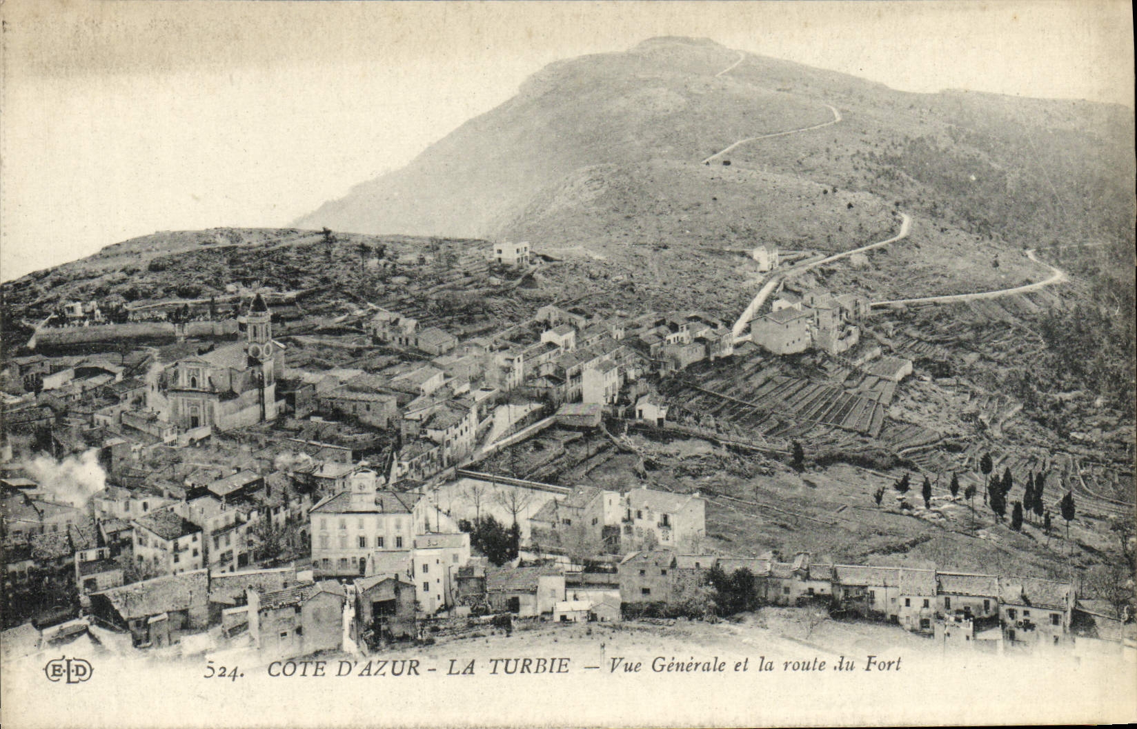 CPA Cote D'Azur La Turbie vue Generale et la roule du Fort