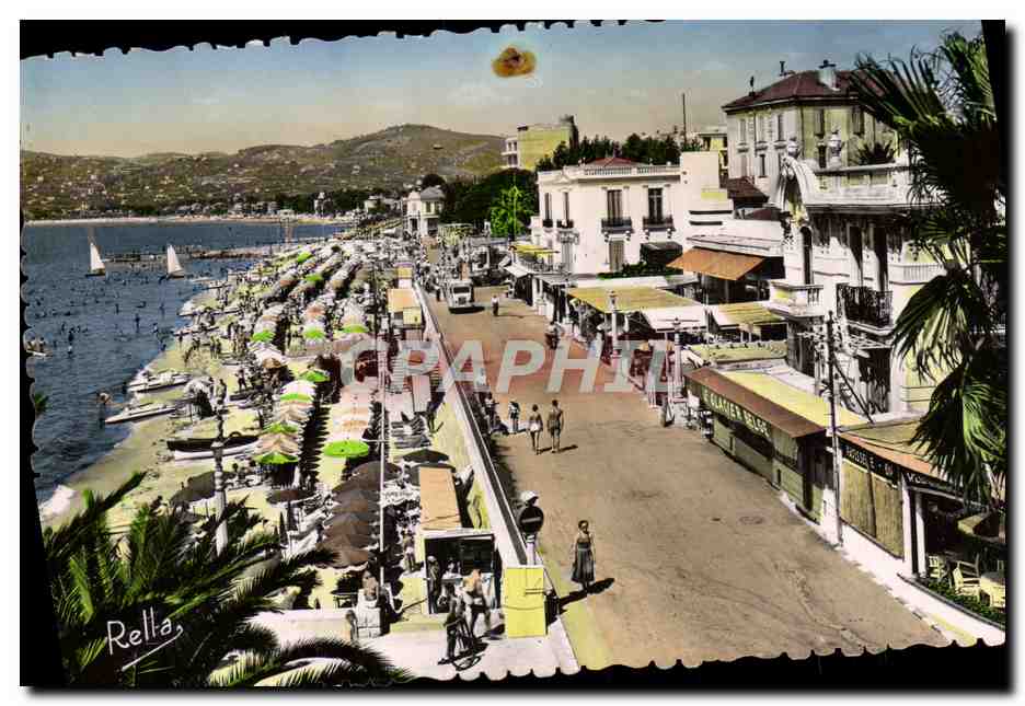CPM La Cote D'Azur Juan Les Pins La Plage du grand Pin et la promenade du President Roosevelt