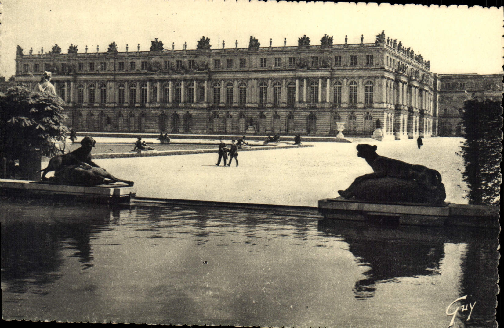 CPA Versailles Et ses Merveilles Le Chateau vu du Parc