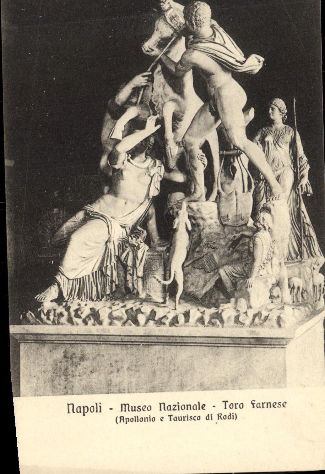 CPA Napoli Museo Nazionale Toro Farnese Apollonio e Taurisco di Rodi
