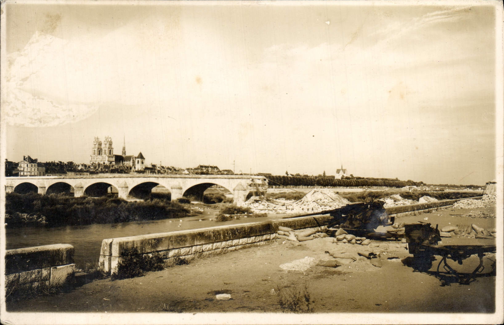 CARTE PHOTO Chinon Canon Militaria 