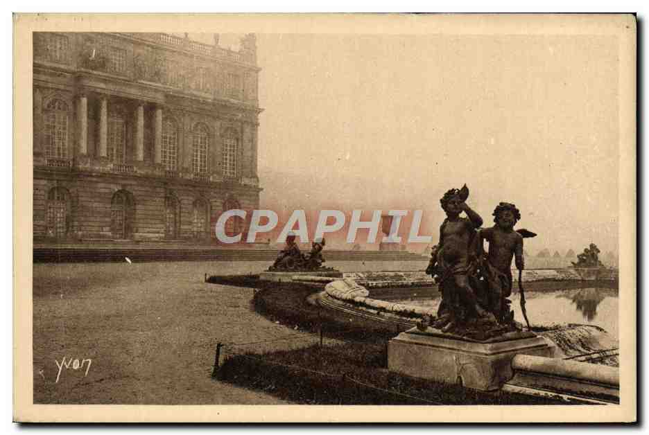 CPA Splendeurs Et Charmes De Versailles Parterre D'Eau Groupe d'enfants