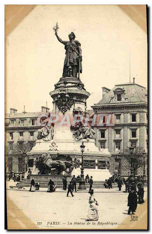 CPA Paris La Statue De La Republique