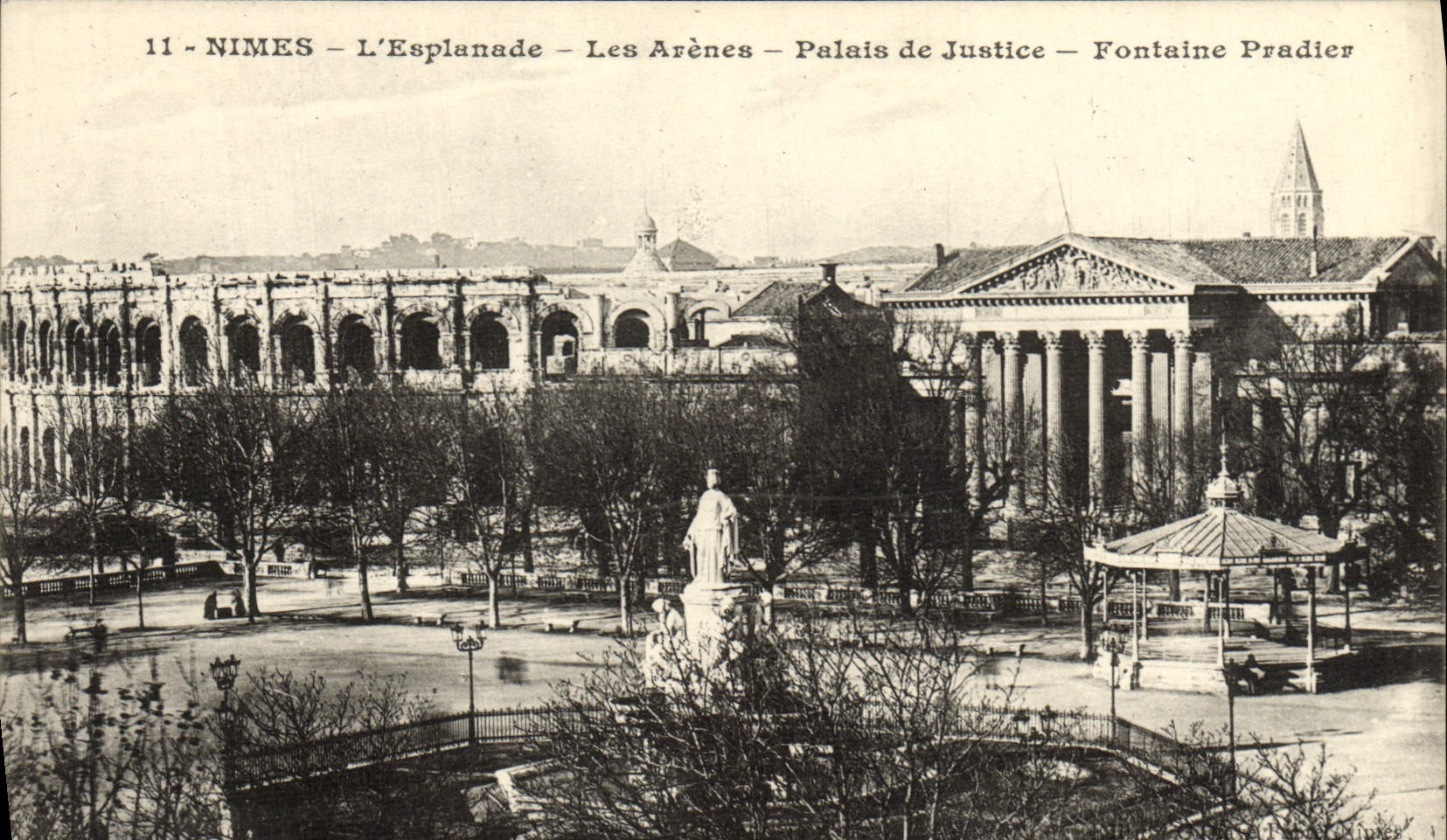 Nîmes - L'Esplanade - Les Arènes - Palais de Justice - Fontaine Pradier