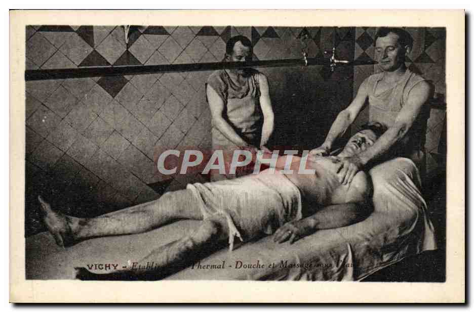 CPA Vichy Etablissement Thermal Douche Et massage sous l'eau 