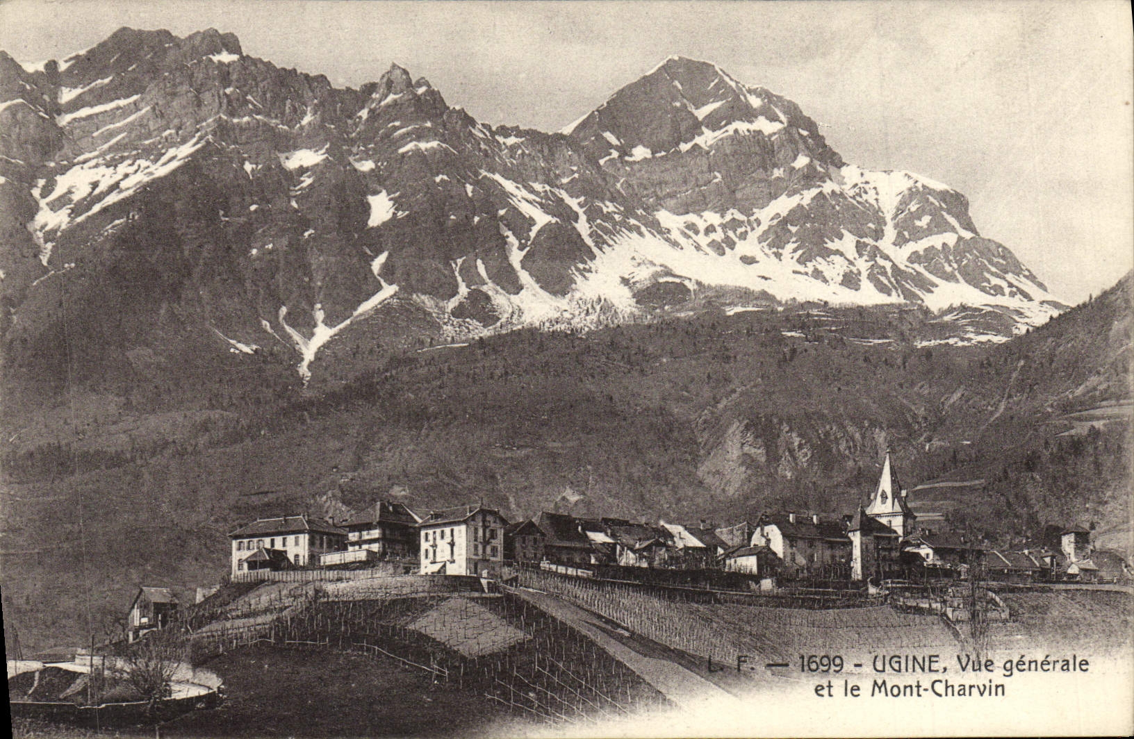 CPA Ugine Vue Generale et le Mont Charvin