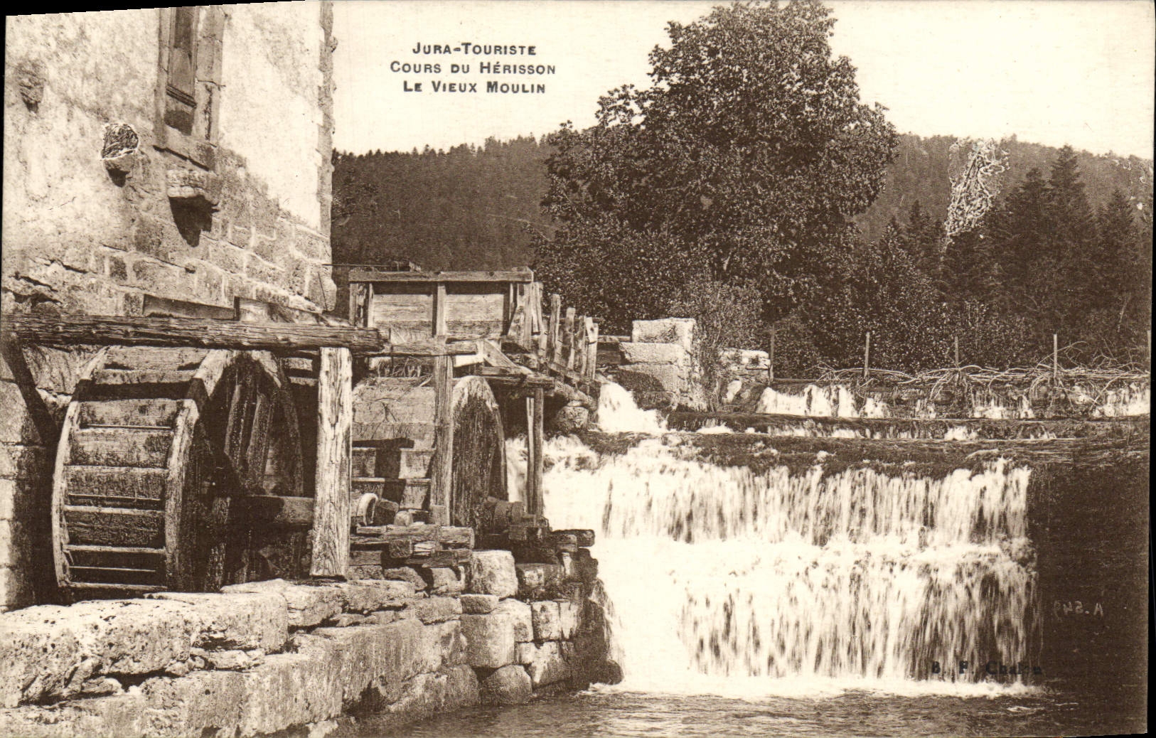 Le Vieux Moulin — Cours du Hérisson — Jura-Touriste
