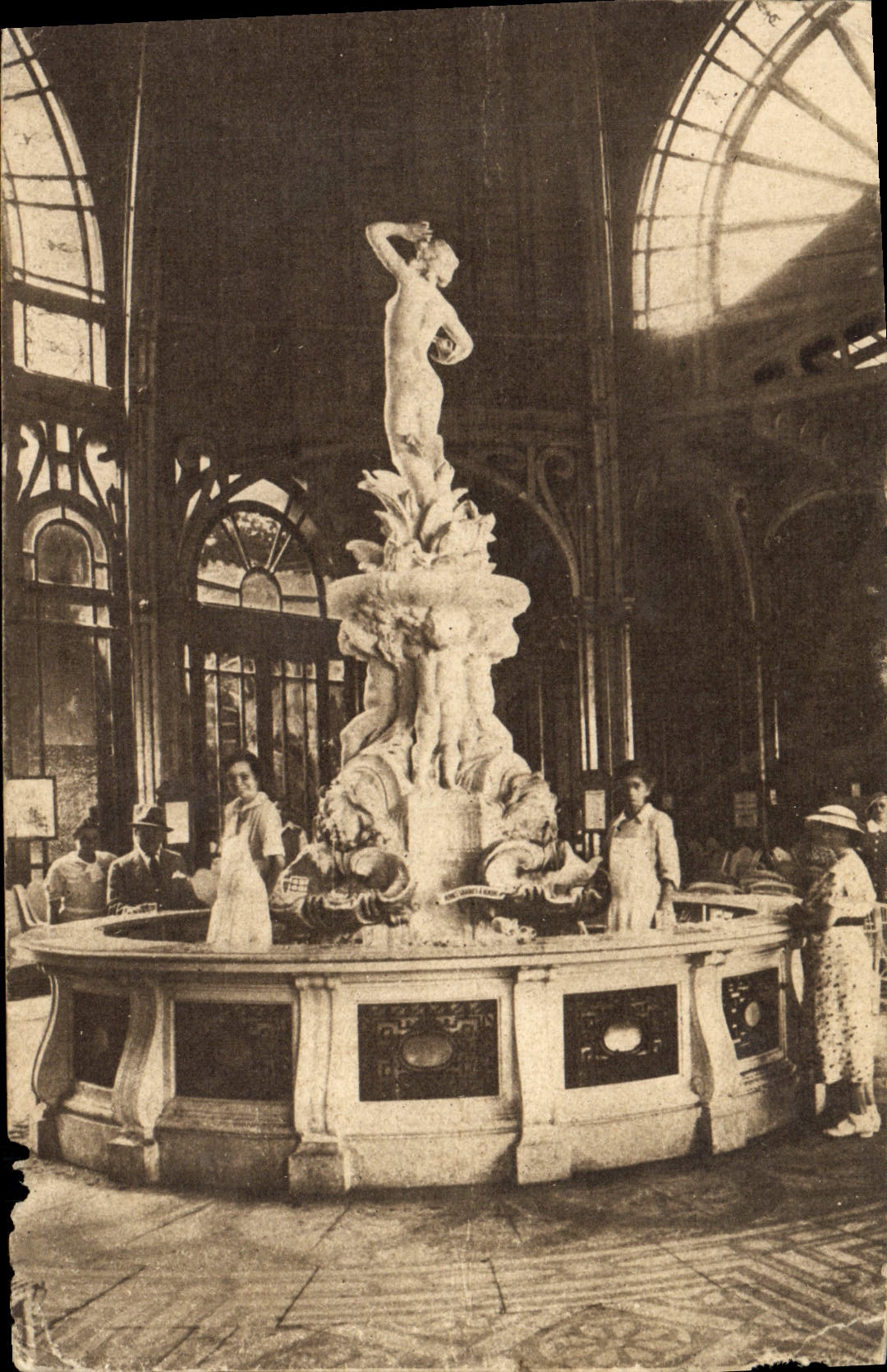 Fuente de la estación — Évian-les-Bains — Editor Buvette Cachat