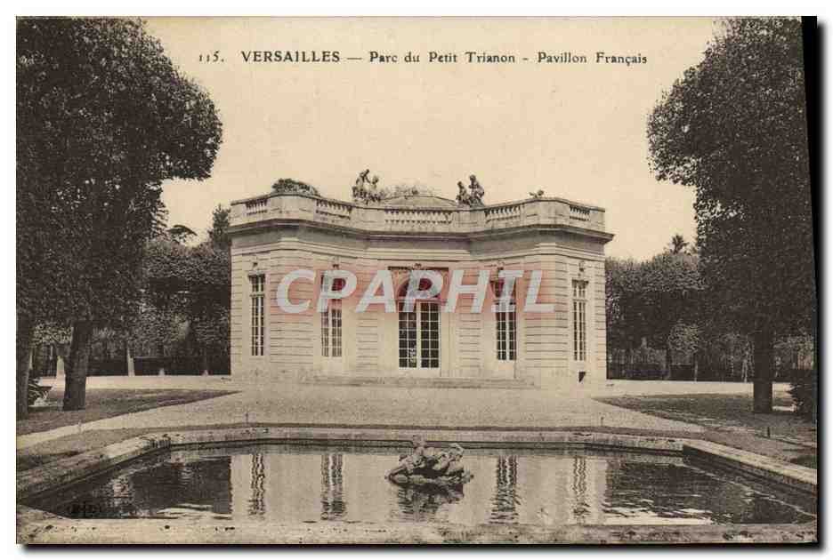 CPA Versailles Parc du Petit Trianon Pavillon Francais