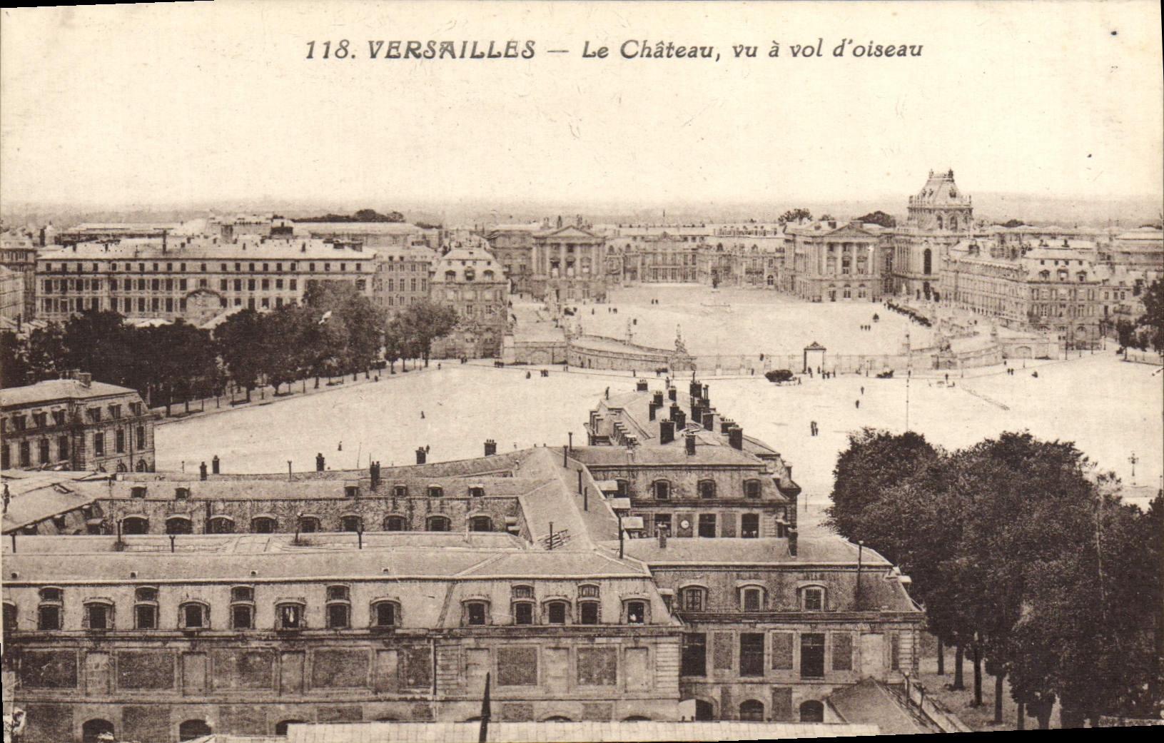 CPA Versailles Le Chateau vu a vol D'Oiseau