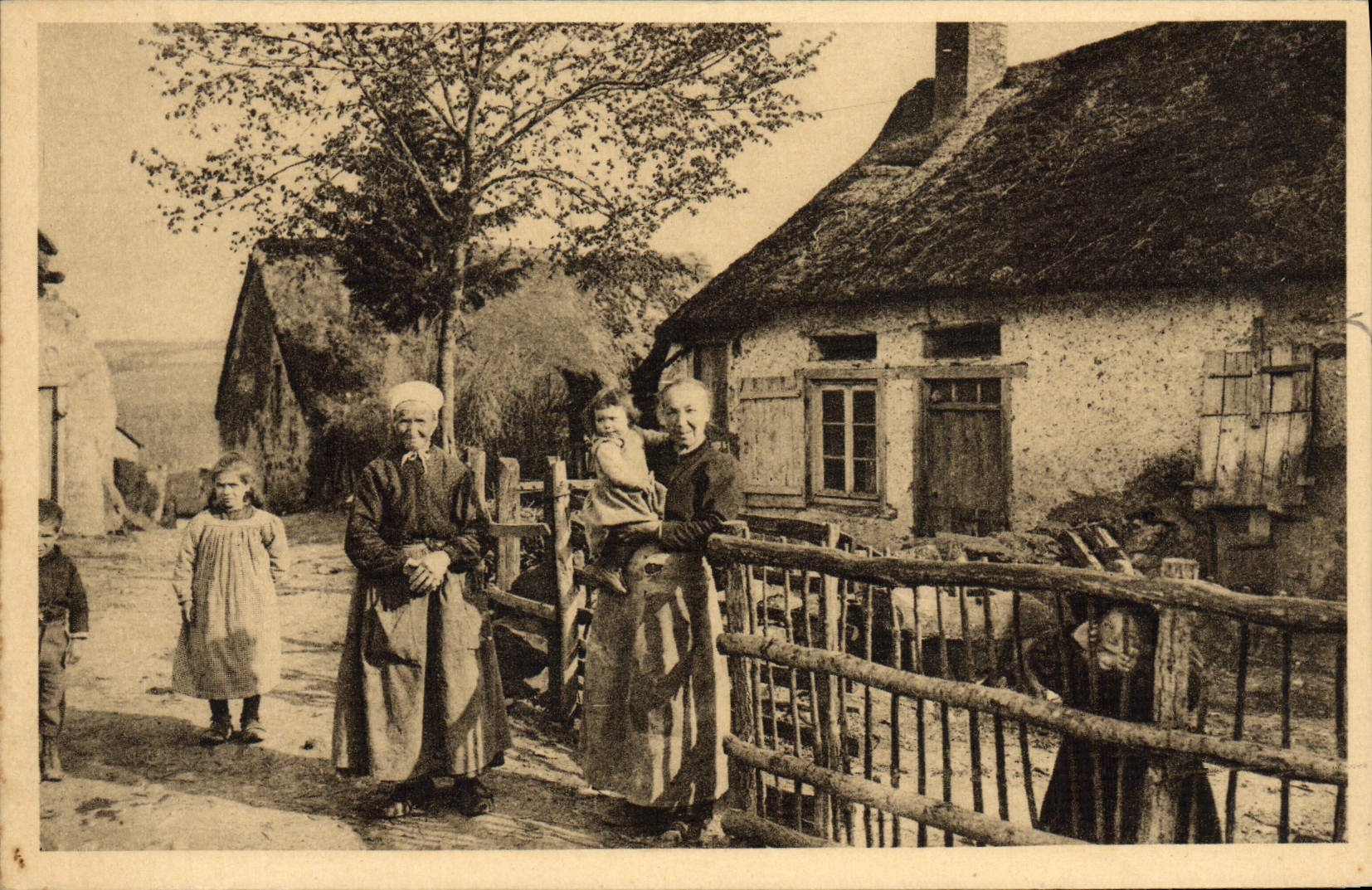 En Morvan — Chaumière morvandelle — Héliogravure d'Art P. Coquauquet et C. Truchot