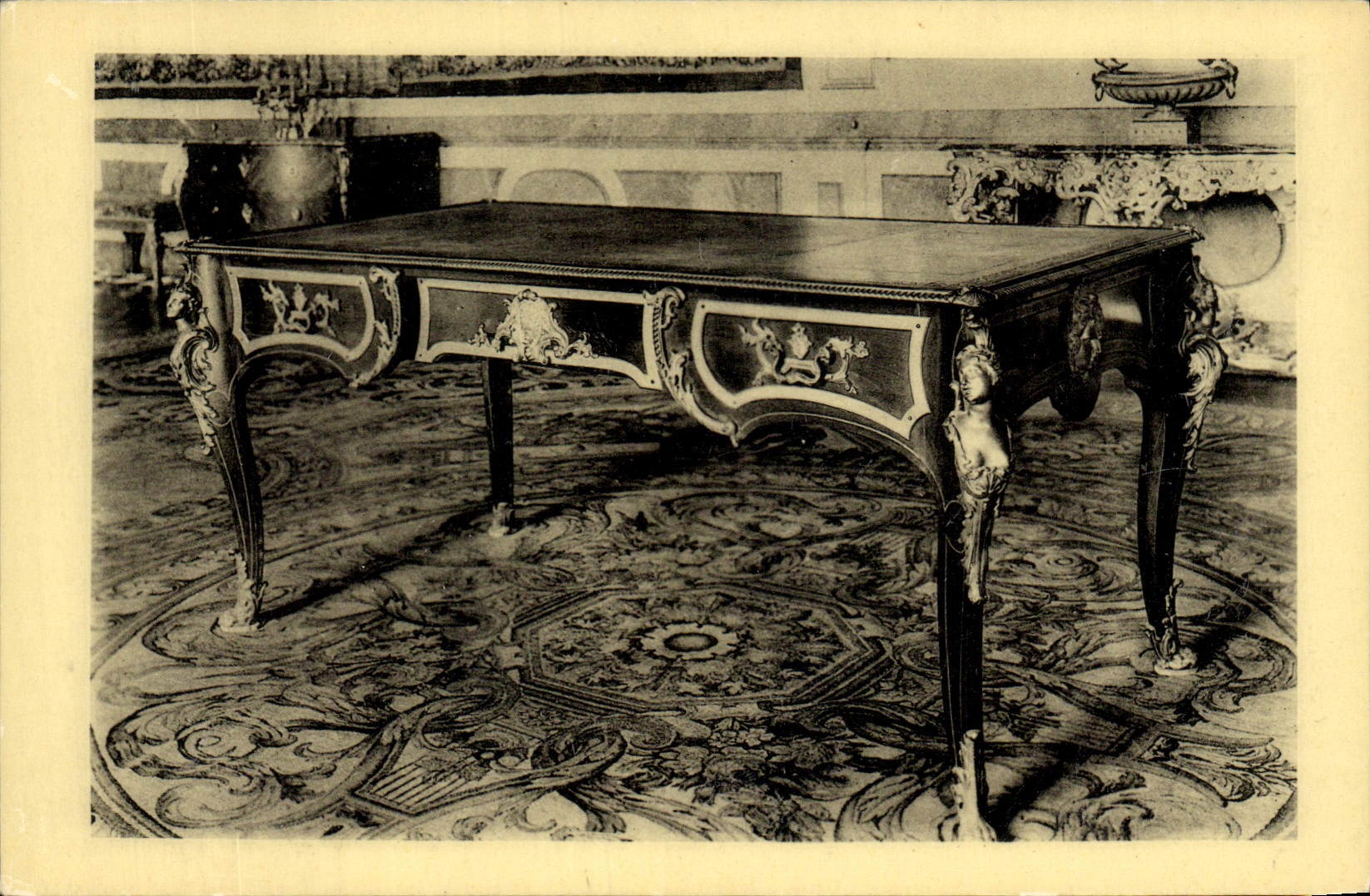 CPA Chateau De Versailles Bureau De Crescent Sur lequel fut signe le traite de Versailles Militaria