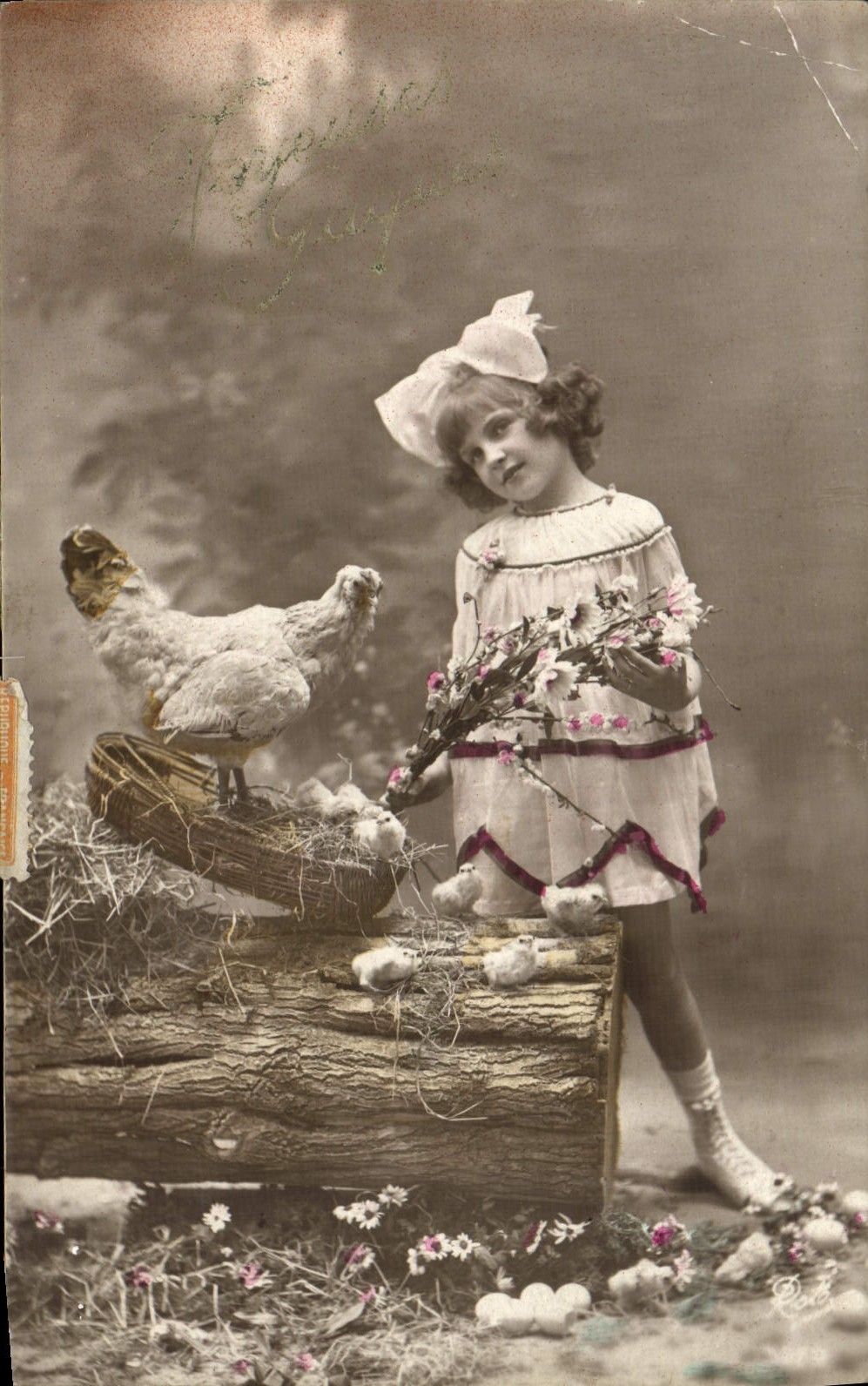 CPA Fantaisie Enfant Poule Poussins Paques